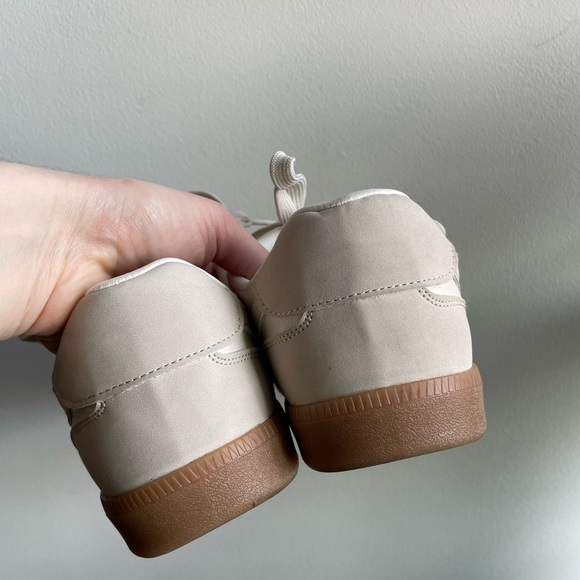 SOLD on another platform  Dolce Vita Cream and Tan Retro Sneakers - Picture 5 of 7